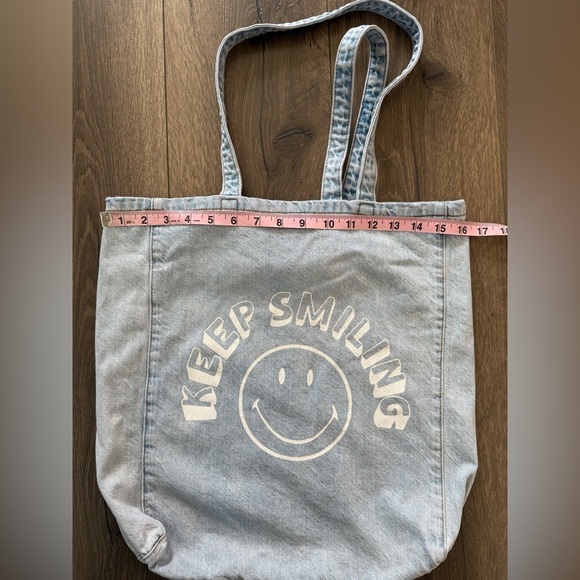American Eagle Outfitters Keep Smiling Denim Tote Bag - Picture 9 of 10